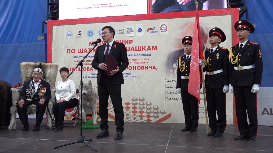 т 4 4